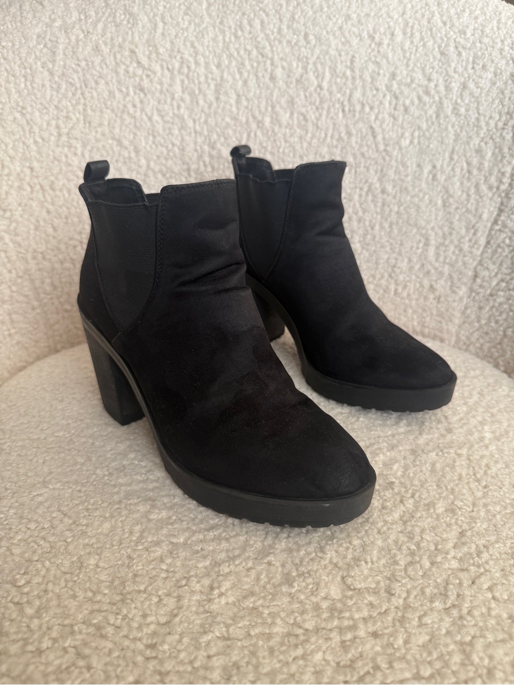 Bershka Black Faux Suede Chelsea Ankle Boots